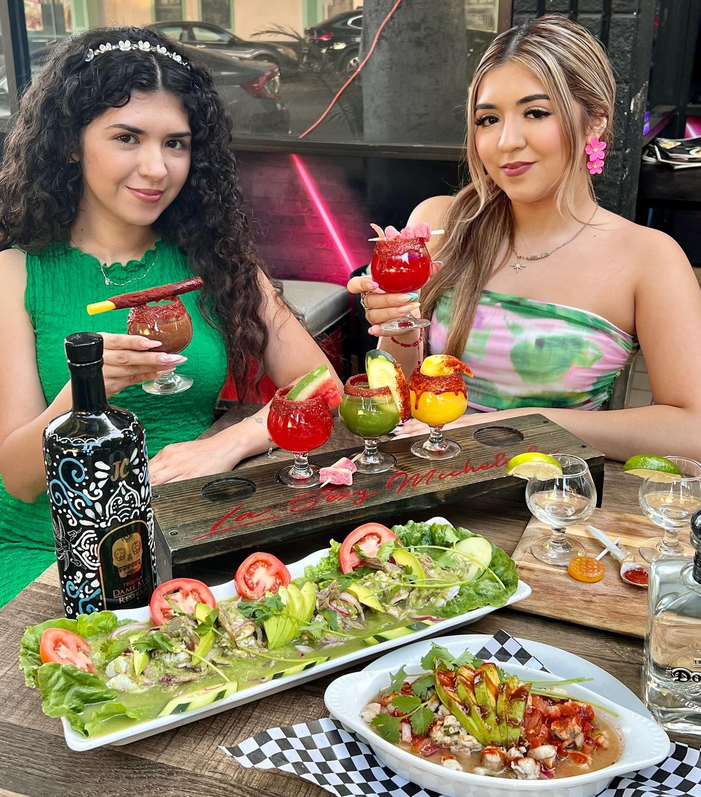 The perfect way to start your summer 🌞 A Botana of Aguachiles, Shrimp Ceviche, and a refreshing Margarita Flight ✈️ 🍓 Come join us at any of our locations, Open late!
📍Fontana •Colton •Whittier •Monrovia