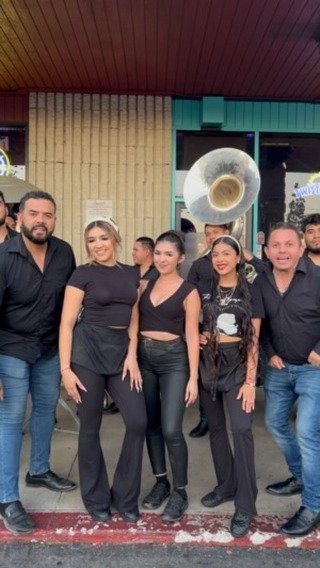 Los esperamos cada JUEVES, VIERNES, y DOMINGO con la @bandapunto40demazatlansinaloa 🎤🎶 El mejor ambiente y comida deliciosa 😋
📍18150 Arrow Blvd Suite I Fontana, CA 92335
#lasexymichelada#livemusic#banda#musica#explorepage#restaurant#mariscos#co